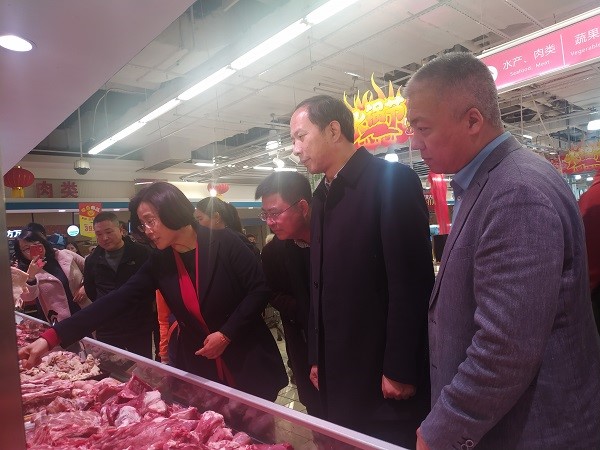各地政府部门视察华润万家春节市场供应保障工作