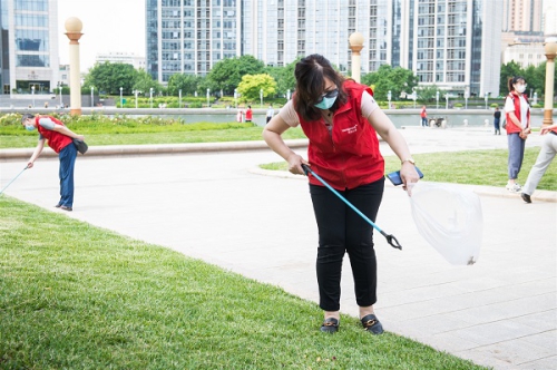 华润万家开展“爱护环境 保护母亲河”世界环境日公益主题活动