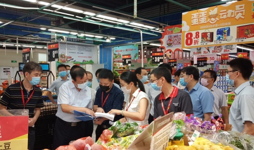 广西壮族自治区人民政府副主席李彬视察华润万家南宁青秀店