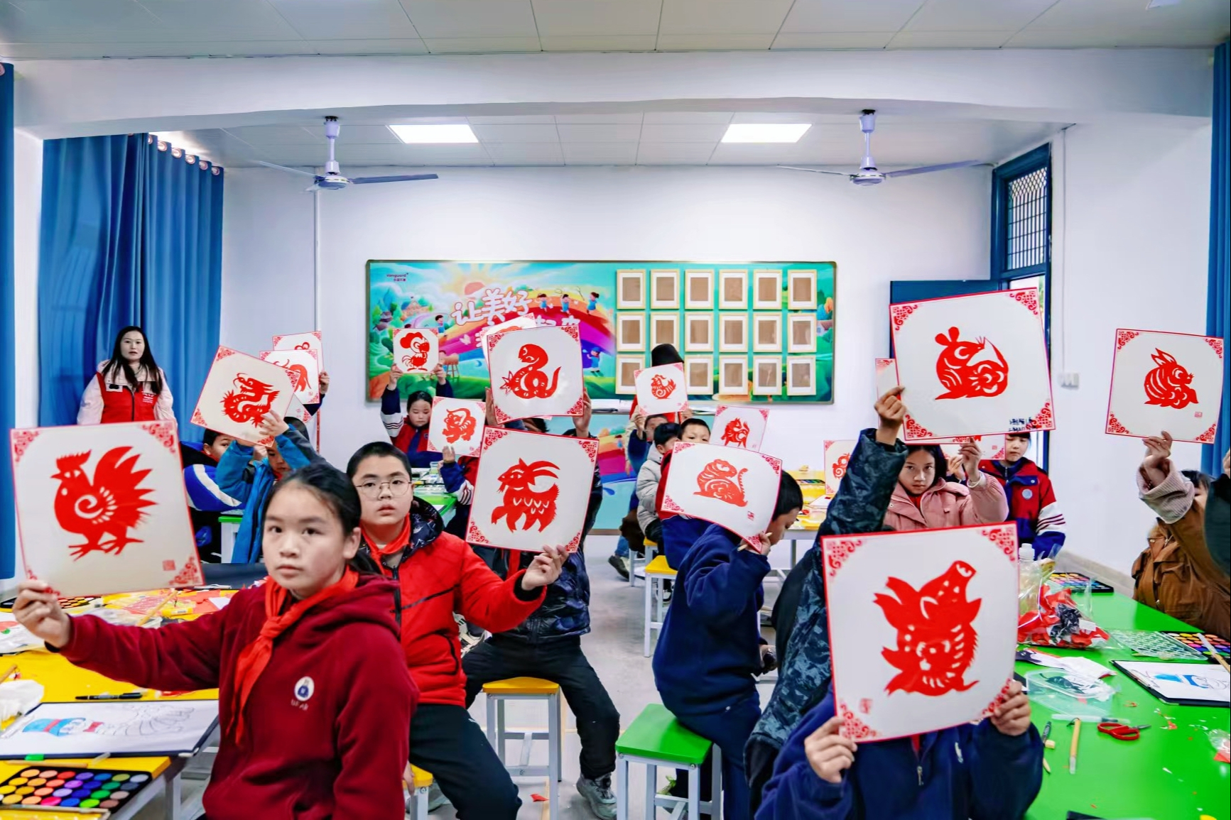 华润万家“美好流动课堂”走进井冈山罗浮学校