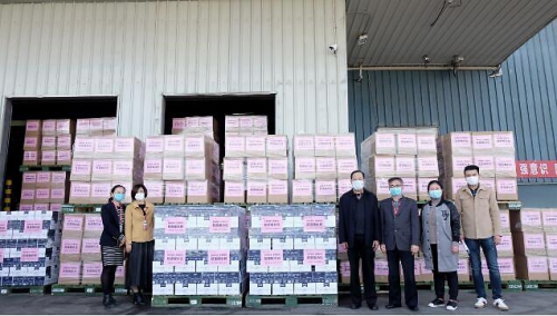 苏果携手江苏省慈善总会为援鄂医疗队家属送去3000份“暖心包”